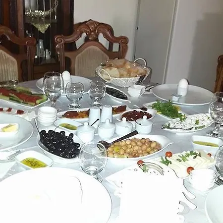 Zeynep Hanim Konagi * Ayvalı