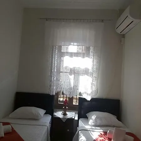 Oda ve Kahvaltı Zeynep Hanim Konagi Ayvalı