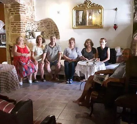 Oda ve Kahvaltı Zeynep Hanim Konagi Ayvalı